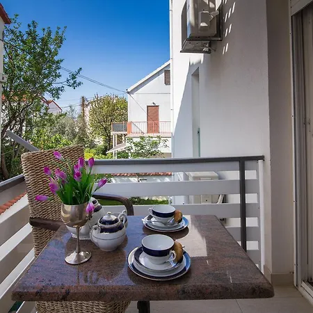 Apartments Lili Flora